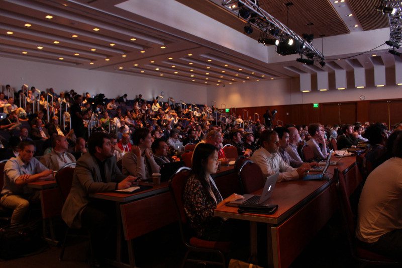 FinDEVr_SF2014_crowdshot1